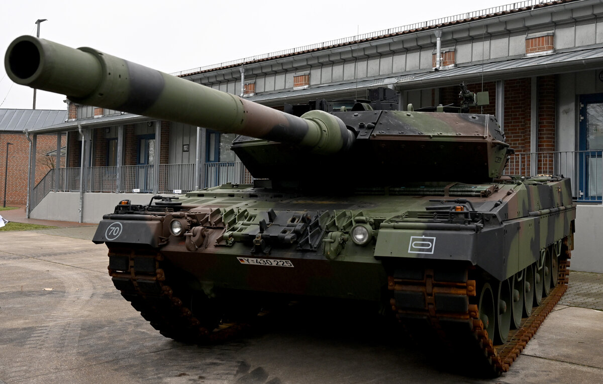    Танк Leopard 2 A6  EPA-EFE/FILIP SINGER