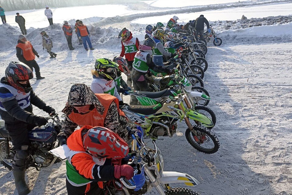     В начале февраля соревнования успешно прошли в Бийске. Фото: Евгений Лебедев