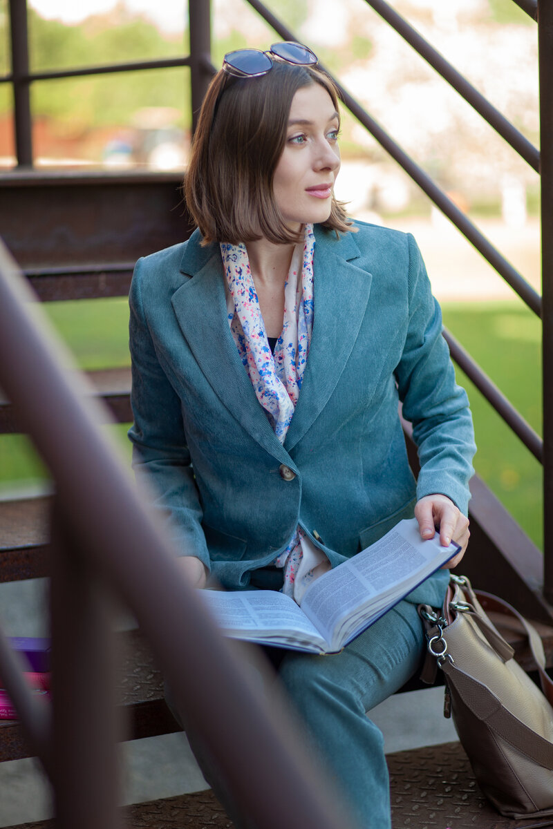 Алена Калистратова. Стилист, исследователь моды. Услуги и цены: alenakalistratova.ru Запись и сотрудничество: +7960 193 99 49 (Watsapp, Telegram)