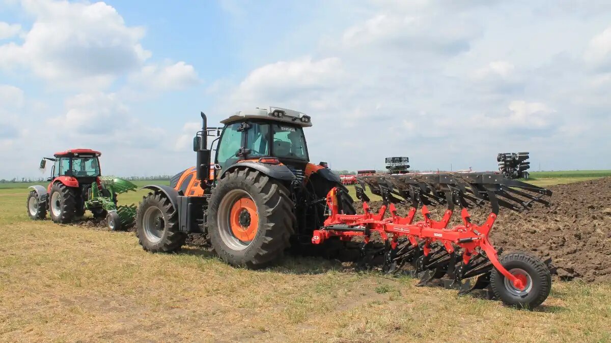 Фото: glavpahar.ru Индивидуальные демонстрационные показы на выставке Золотая Нива 2023 в Краснодарском крае