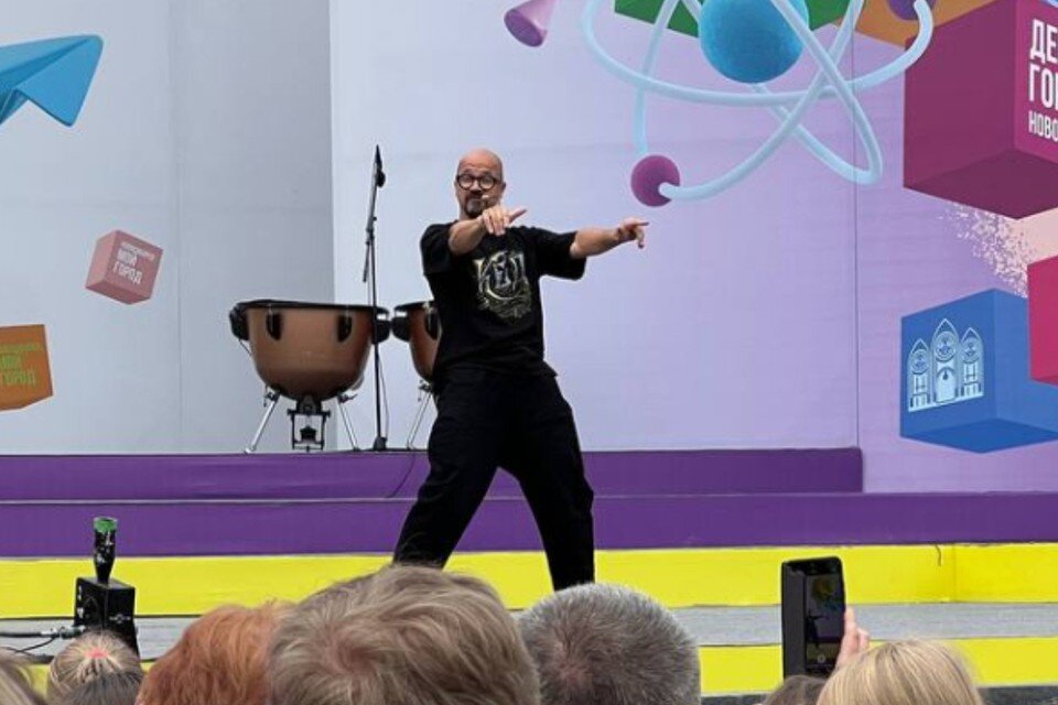    Звезда «Каникул Петрова и Васечкина» приехал в Новосибирск. Евгений КОЧКИН