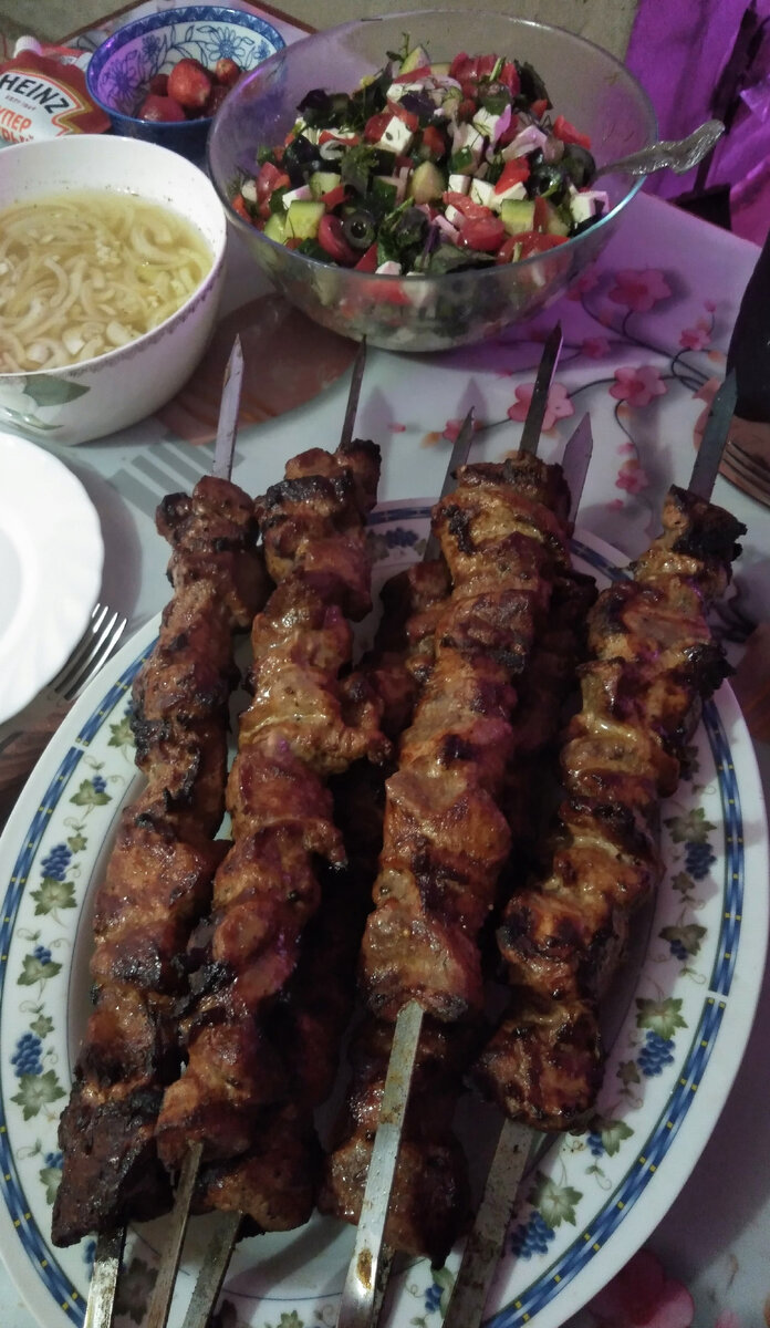 Конечно отметили с шашлычком и коньячком))