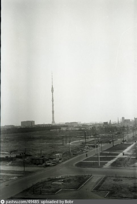 Вид с балкона дома на улице Яблочкова, 41, в сторону Останкина, 1974 год. Фото с сайта rertro http://retromap.ru
