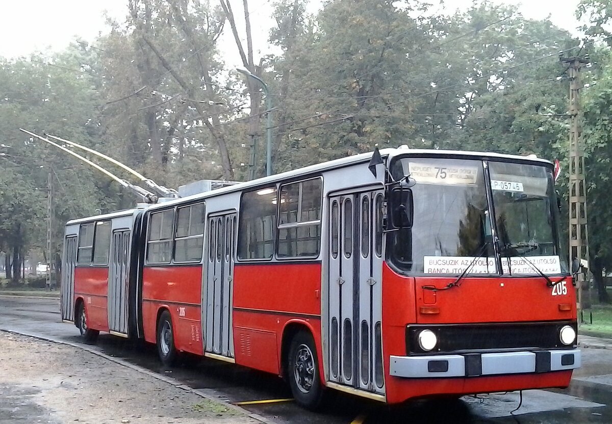 Ikarus-280T. Источник фото: avto-nomer.ru