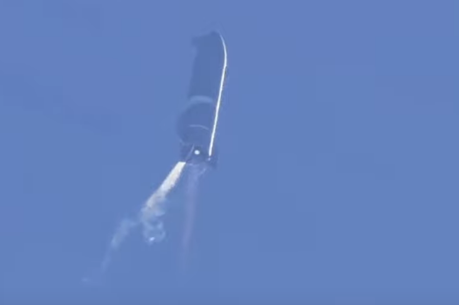 Ракета Starship SN9 во время неудачной посадки. Скриншот с сайта www.gazeta.ru