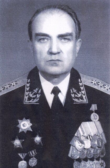 Командующий Тихоокеанским флотом Эмиль Николаевич Спиридонов. Источник фото: http://vetsubmlat.narod.ru/list/pl_11.html