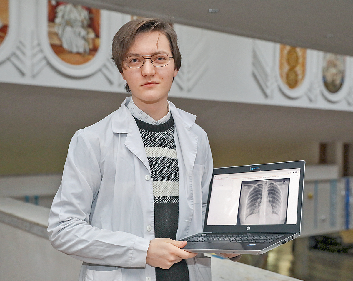 Пятикурсник Белорусского медуниверситета Андрей Капитонов и его друзья из Минска и Санкт-Петербурга создали программу, которая здорово помогает врачам в борьбе с COVID