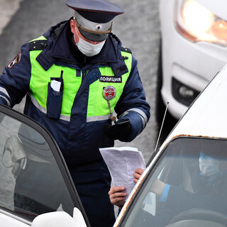 полицейский в форме дпс