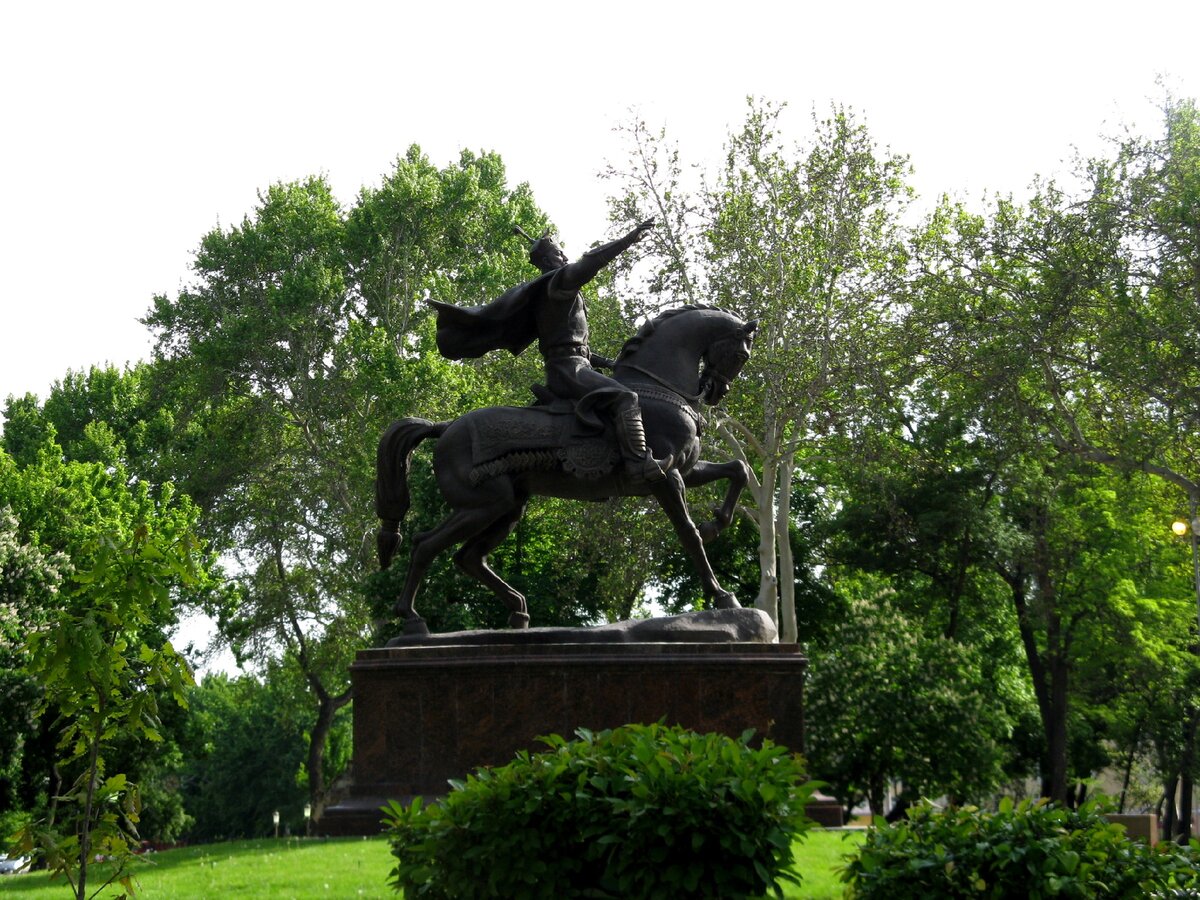 Памятник тамерлану в ташкенте фото