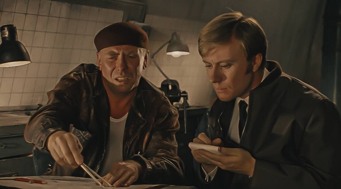Кадр из фильма «Бриллиантовая рука», 1968