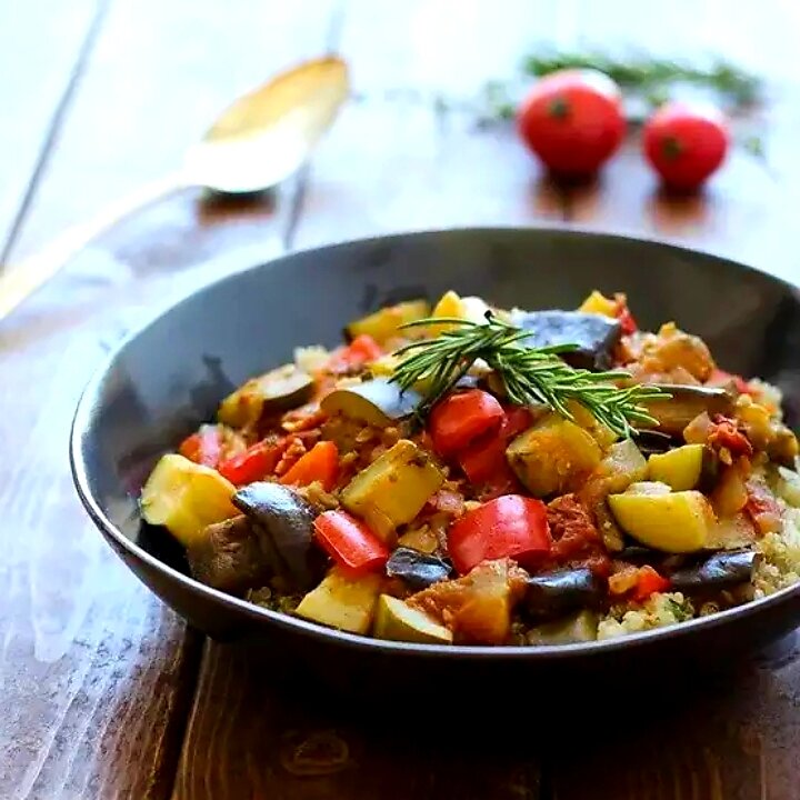 Вообще кабачок - король диеты. Не считая огурцов. И объёмно, и не калорийно. Фото из сети