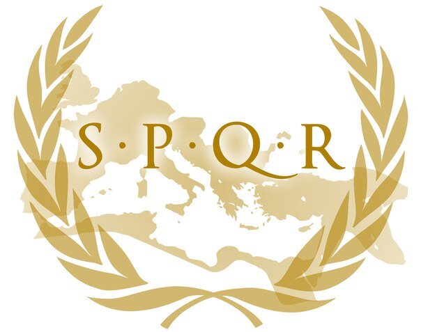 S. P. Q. R. — аббревиатура латинской фразы «Senatus Populusque Romanus» В переводе гласит о единстве граждан «Сенат и народ Рима»