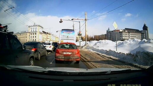 Приобрел компактный и недорогой видеорегистратор для авто — делюсь впечатлениями