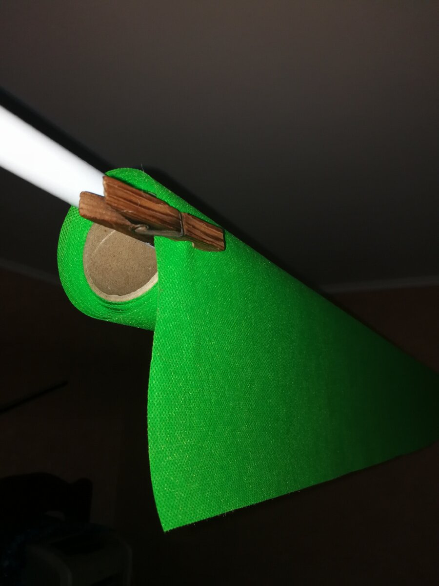  Цвет ярко зеленый, за свою цену он хорош!