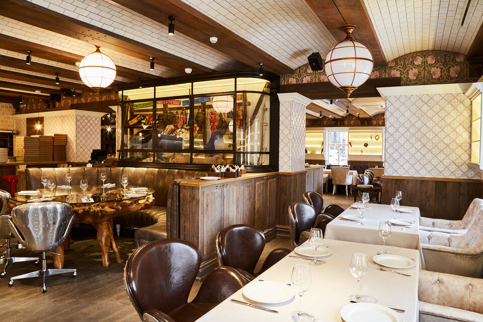 ул сергея макеева 9 ресторан. в какое кафе сходить в москве. в какое кафе сходить в москве. ресторан zemlya moscow бар. красивый интерьер ресторана.