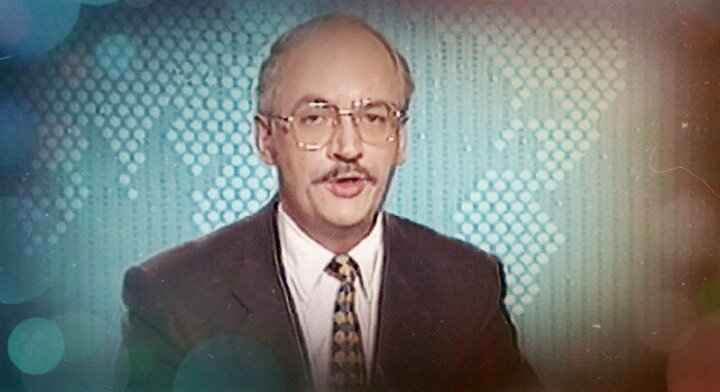 На место ведущего программы «Время» Игорь Выхухолев пришёл в 1994-м. Журналист обосновался в эфире Первого канала всерьёз и надолго - не покидал его в течение более чем десяти лет. За этот срок усатый мужчина в очках и строгом костюме стал одним из самых узнаваемых лиц новостного вещания страны.