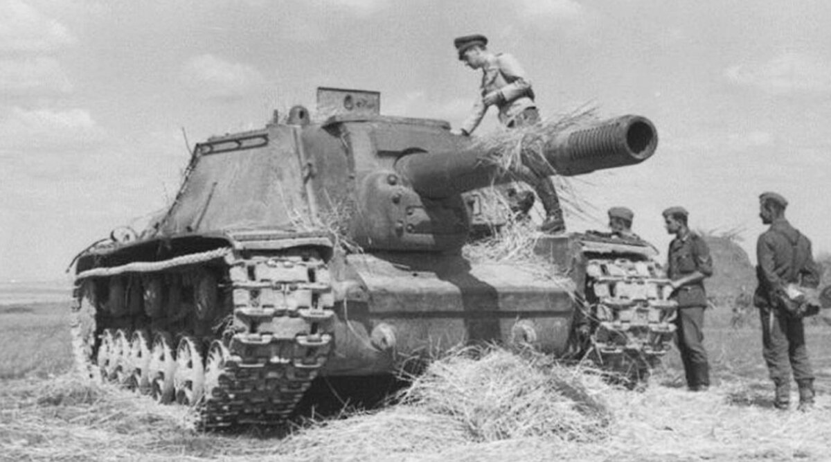 ИСУ-152 в ожидании своих целей