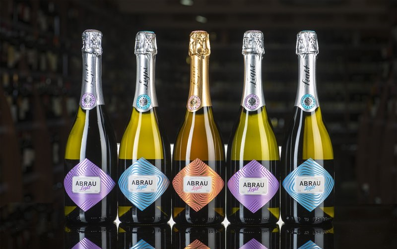 Местное шампанское, которое, по мнению Роскачества, входит в список худших пяти по России, фото с сайта https://www.yarosonline.ru/. Не знаю, не знаю, нам зашло отлично.