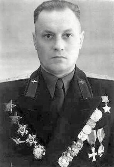 Герой Советского Союза полковник Князев  Василий Александрович. 