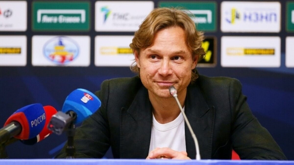 он похож на доброго брата близнеца Малахова 