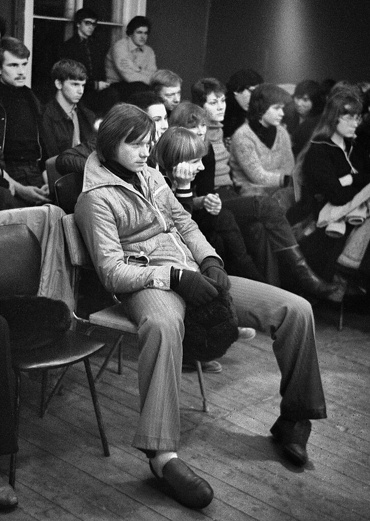 Деревенский парень на студенческом КВНе. Павел Сухарев, 11 - 13 февраля 1981 года, Московская обл., Волоколамский р-н, дер. Шульгино, из архива Павла Сергеевича Сухарева.