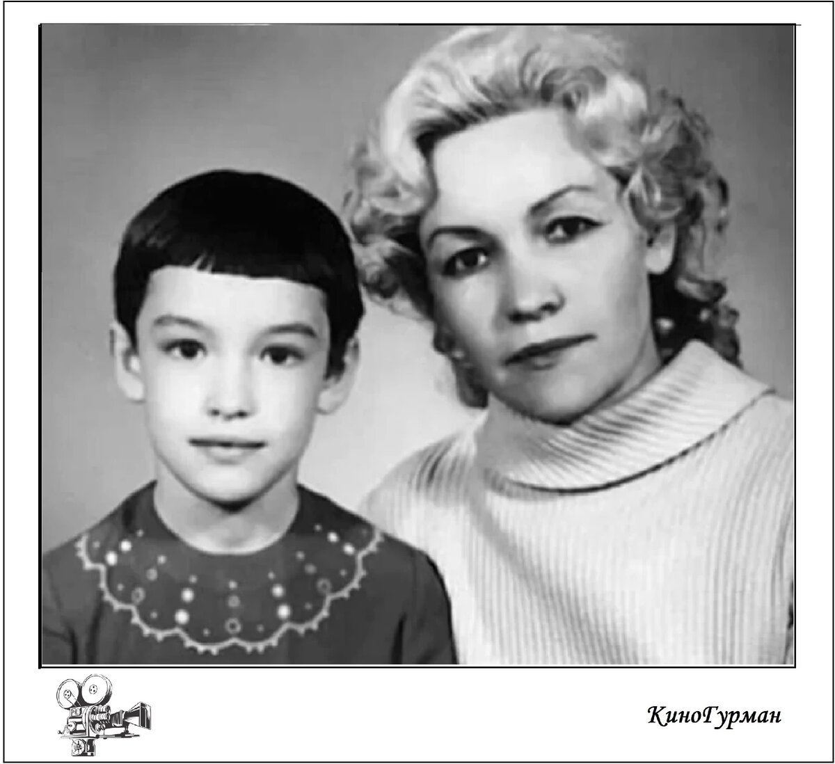 Маленькая Аня со своем мамой (Яндекс картинки).