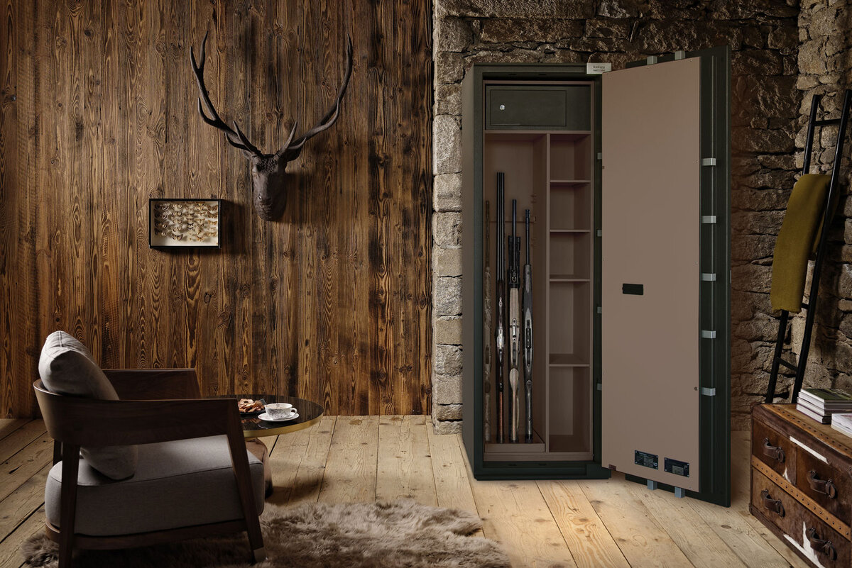 Сейф Bordogna Brixia 8 в деревянном доме (Италия - г. Брешия)