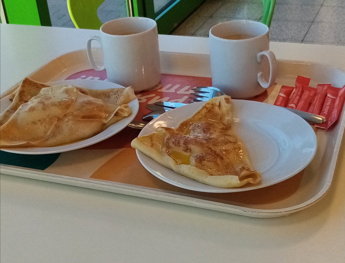 Блины фаршированные курицей, ветчиной, сыром 