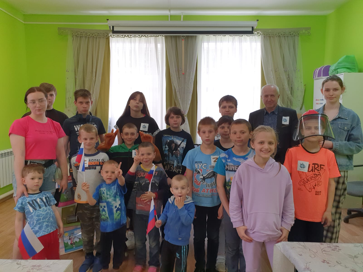 Акция «Доброе электричество – детям» направлена на профилактику детского элеткротравматизма. Главная задача – предупредить детей об опасности проникновения на электросетевые объекты, научить их обращаться с электричеством, сделать его добрым, а главное безопасным.