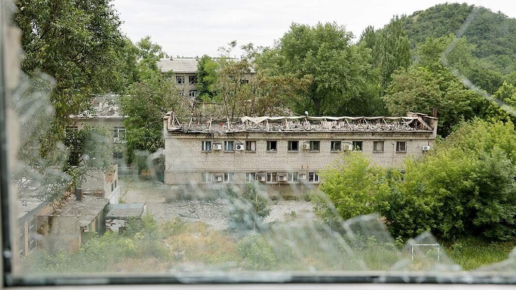 Жилые дома в Киевском районе Донецка, частично разрушенные в результате обстрела со стороны ВСУ                                                                                                                  Фото: РИА Новости/Сергей Аверин