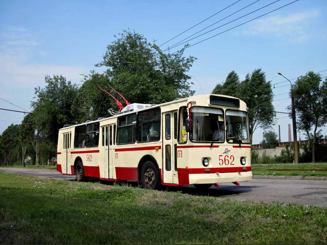 Девятка троллейбус. ЗИУ 9 682. ЗИУ 682б. Троллейбус ЗИУ 682б. ЗИУ-9 троллейбус