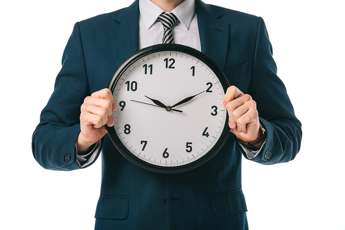 Человек держит часы. Человек держит часы и орёт. Time man. Больной держит часы. Роскошь бизнесмен держится за голову