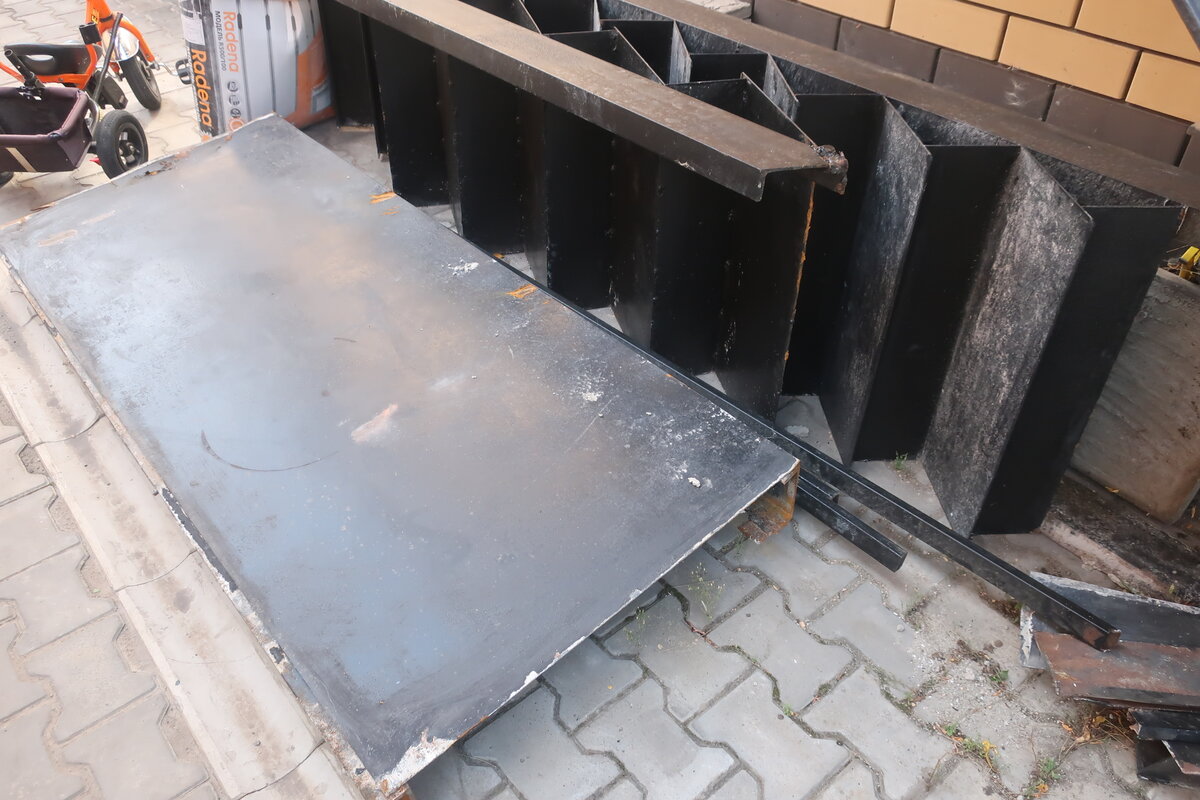 остатки от старой лестницы