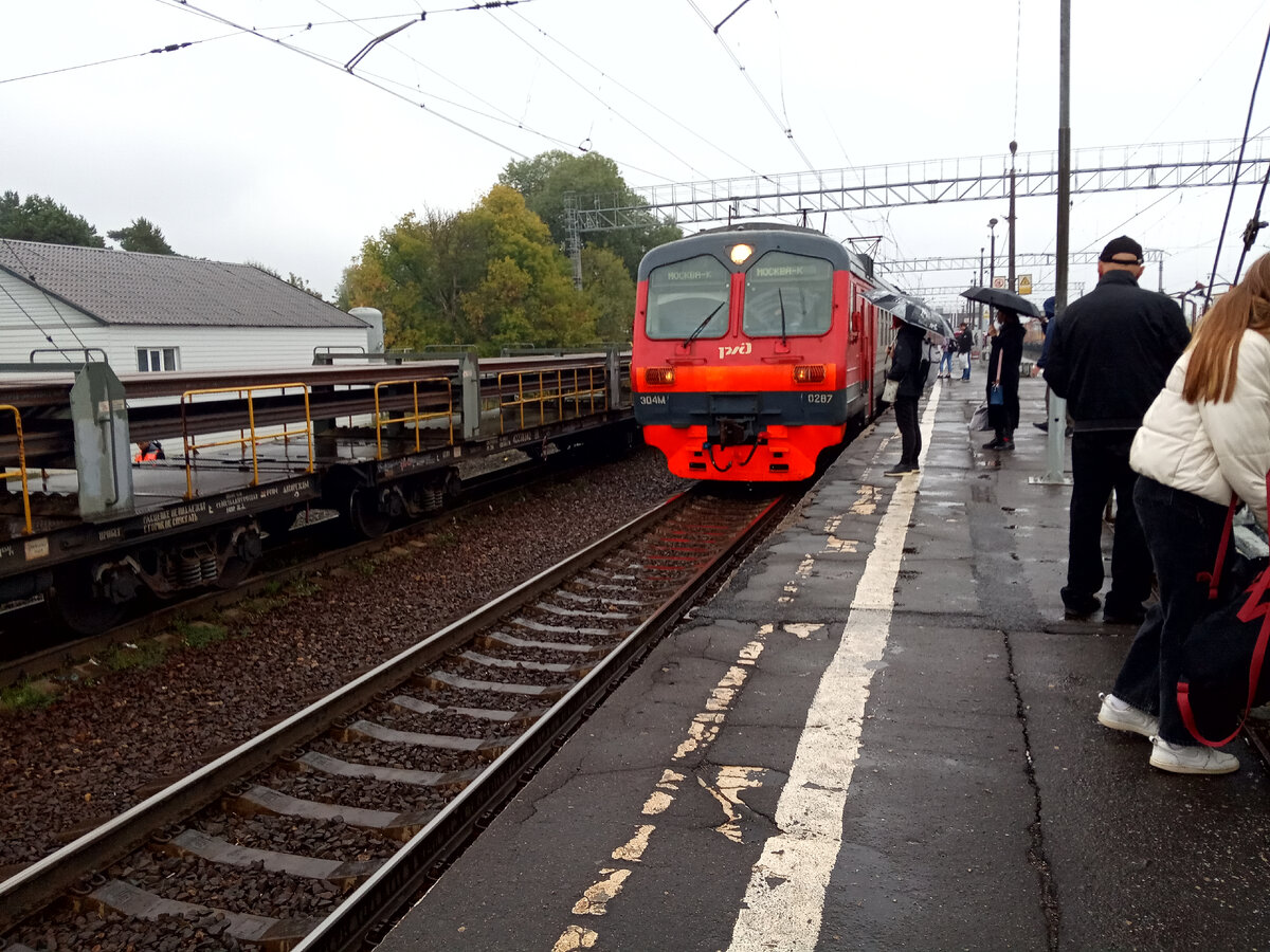 Вот такой у меня в тот день был транспорт - ЭД4М-0287 приписки ТЧ-7 Раменское. 