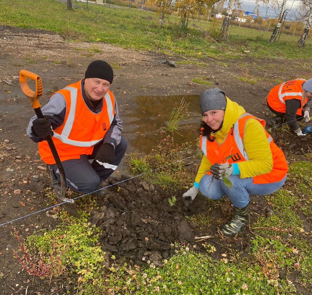 Тайшетские железнодорожники заложили аллею в городском парке