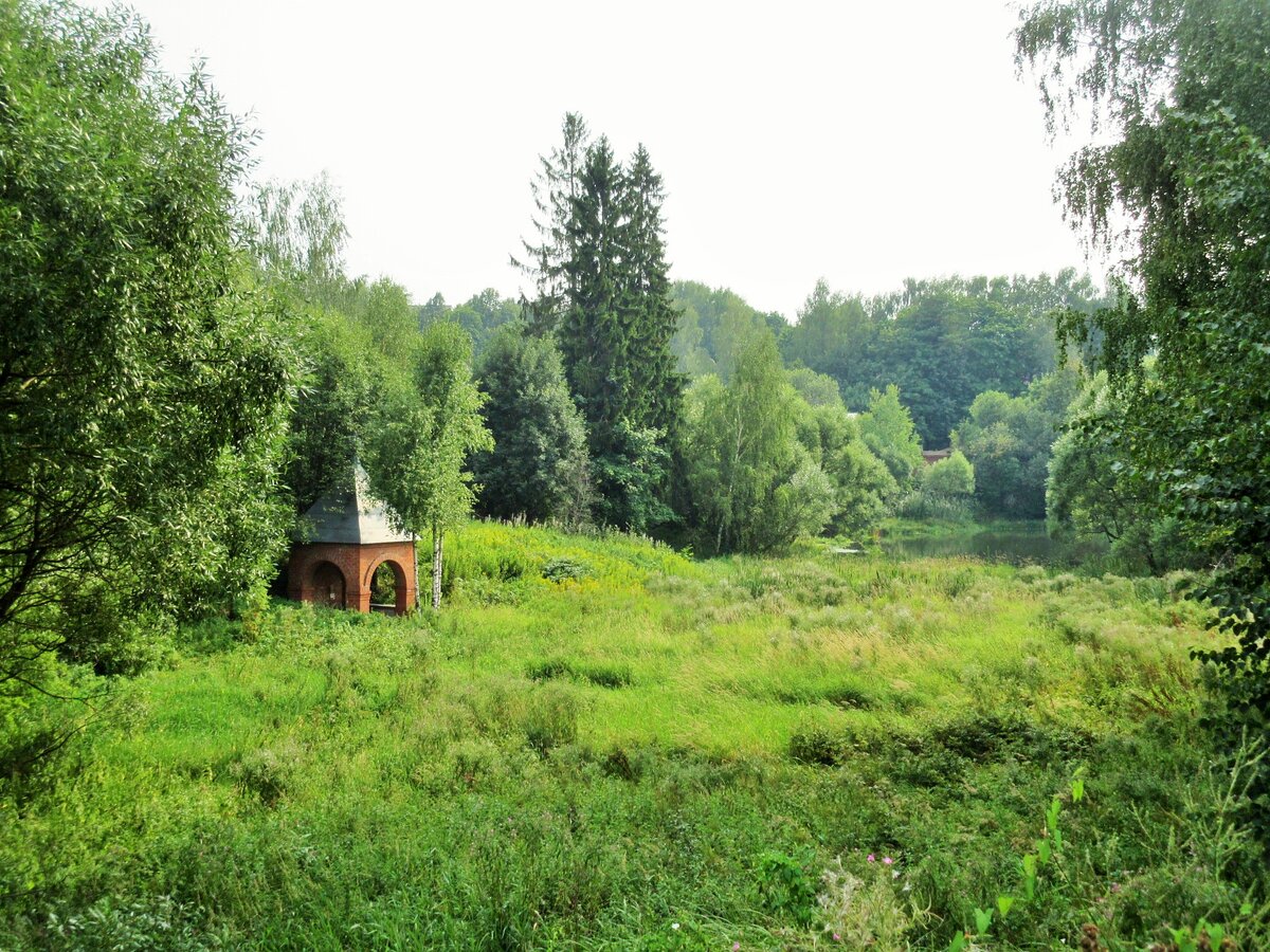 Светоч боголюбская ул пушкино. Часовня Боголюбская Таруса. Киновия Сергиев Посад. Боголюбская Киновия. Мишнево храм Боголюбской.