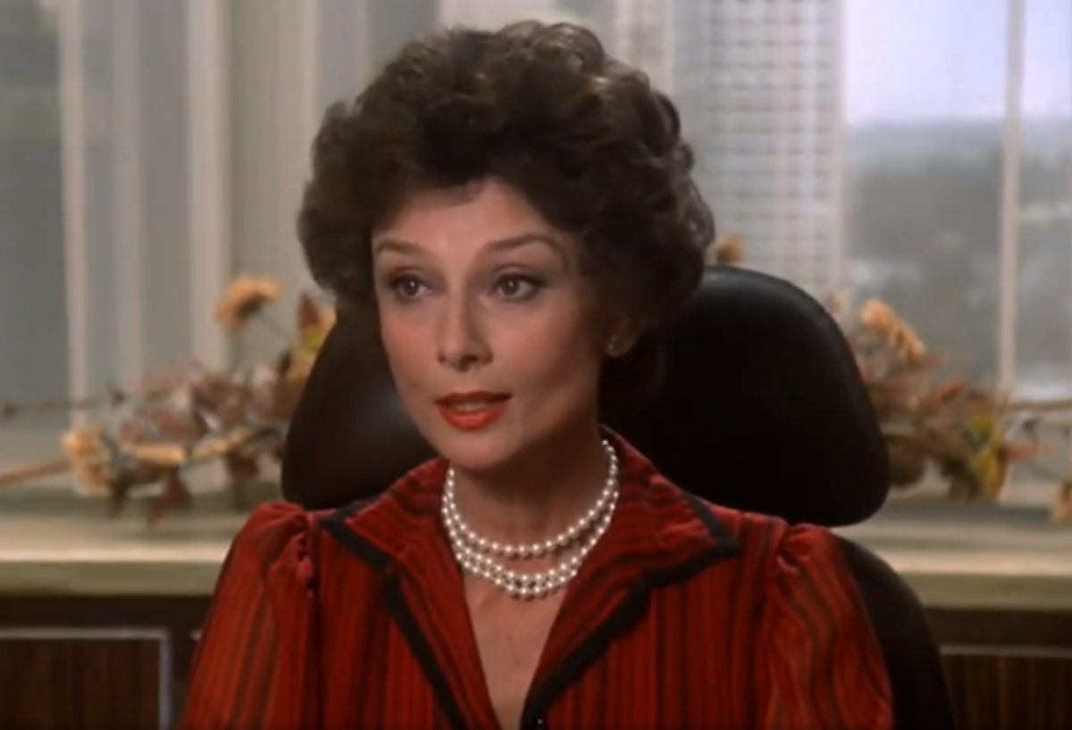 В 1979 году 50-летняя Одри Хепберн сыграла главную роль в фильме "Узы крови"