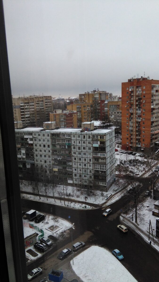 Вид из окна ( зимой мрачновато) 