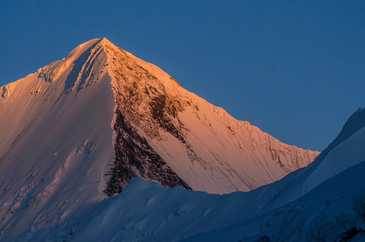 Самые высокие горы на земле уральские гималаи. Дхаулагири Гималаи Непал. Дхаулагири Южная стена. Дхаулагири Южный склон.