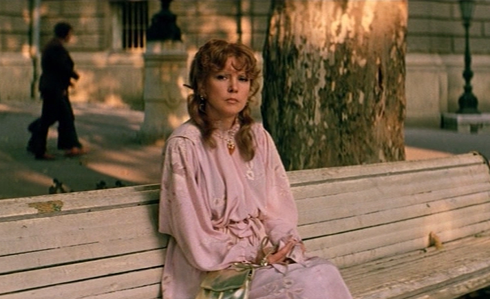 Та самая возлюбленная механика Гаврилова - 38-летняя привлекательная Рита. Кадр из фильма "Любимая женщина механика Гаврилова". Источник фото - vk.com