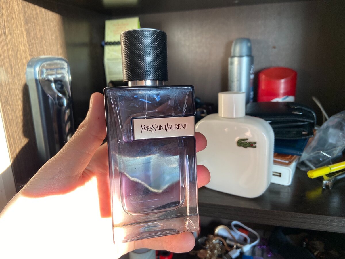 Вот этот малыша искал (туалетная вода Yves Saint Laurent 100ml). И как, думаете, выгодно я ее купил?