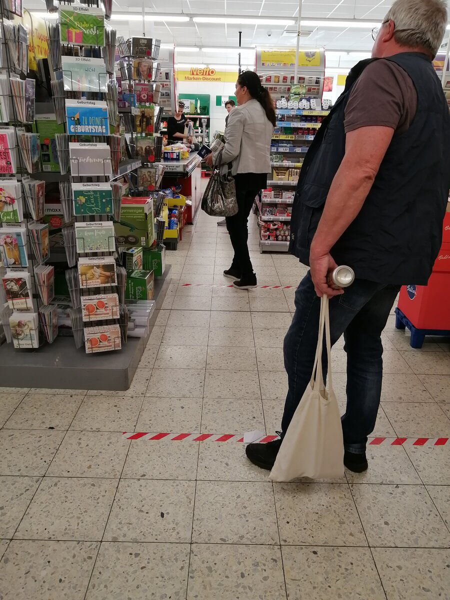 Я стою в очереди в локдаун в Германии: 2020