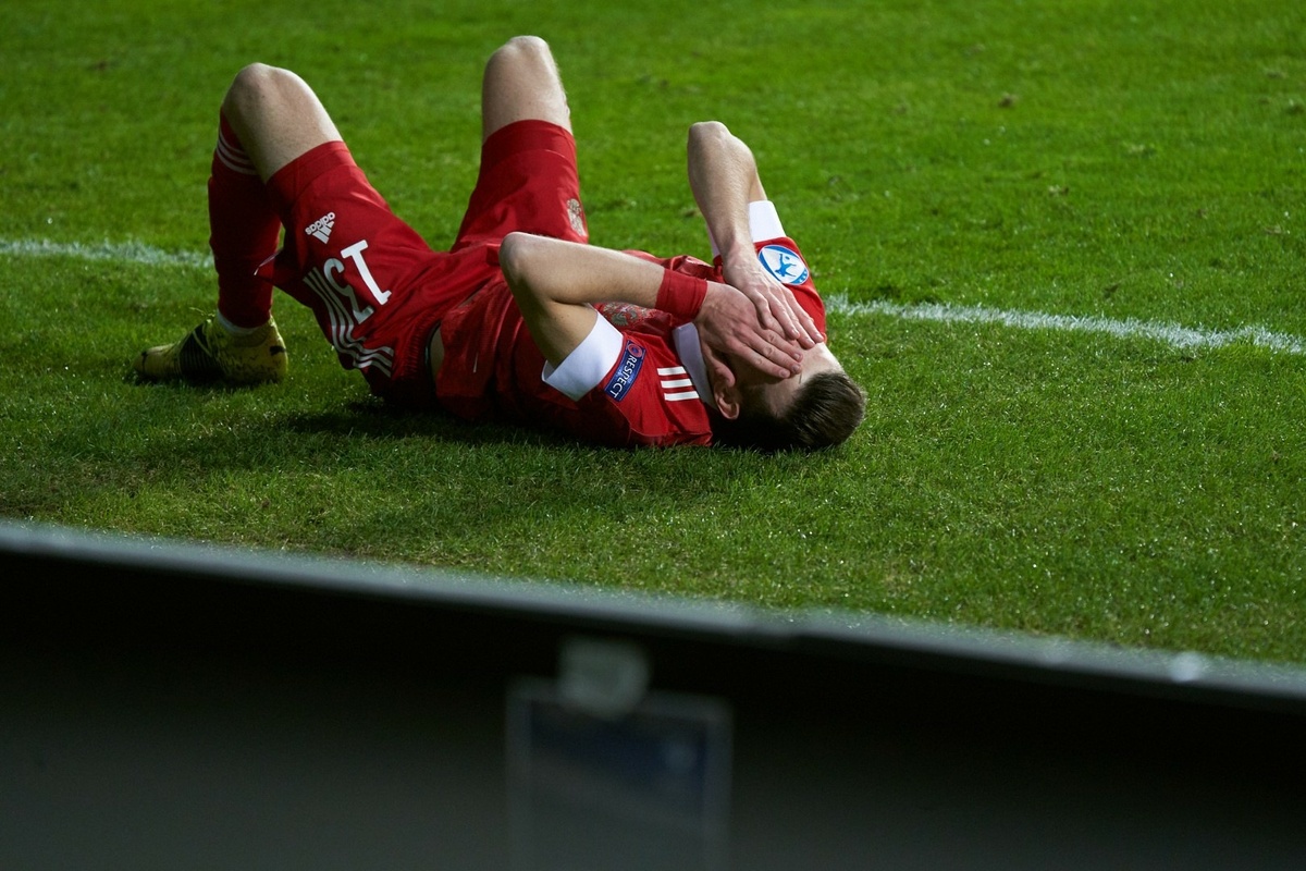 Молодежная сборная России провалила решающий матч группового турнира Евро-2021 в Венгрии: для выхода в плей-офф нашим нужно было побеждать датчан с перевесом в два мяча, а получилось 0:3. Фото: РФС