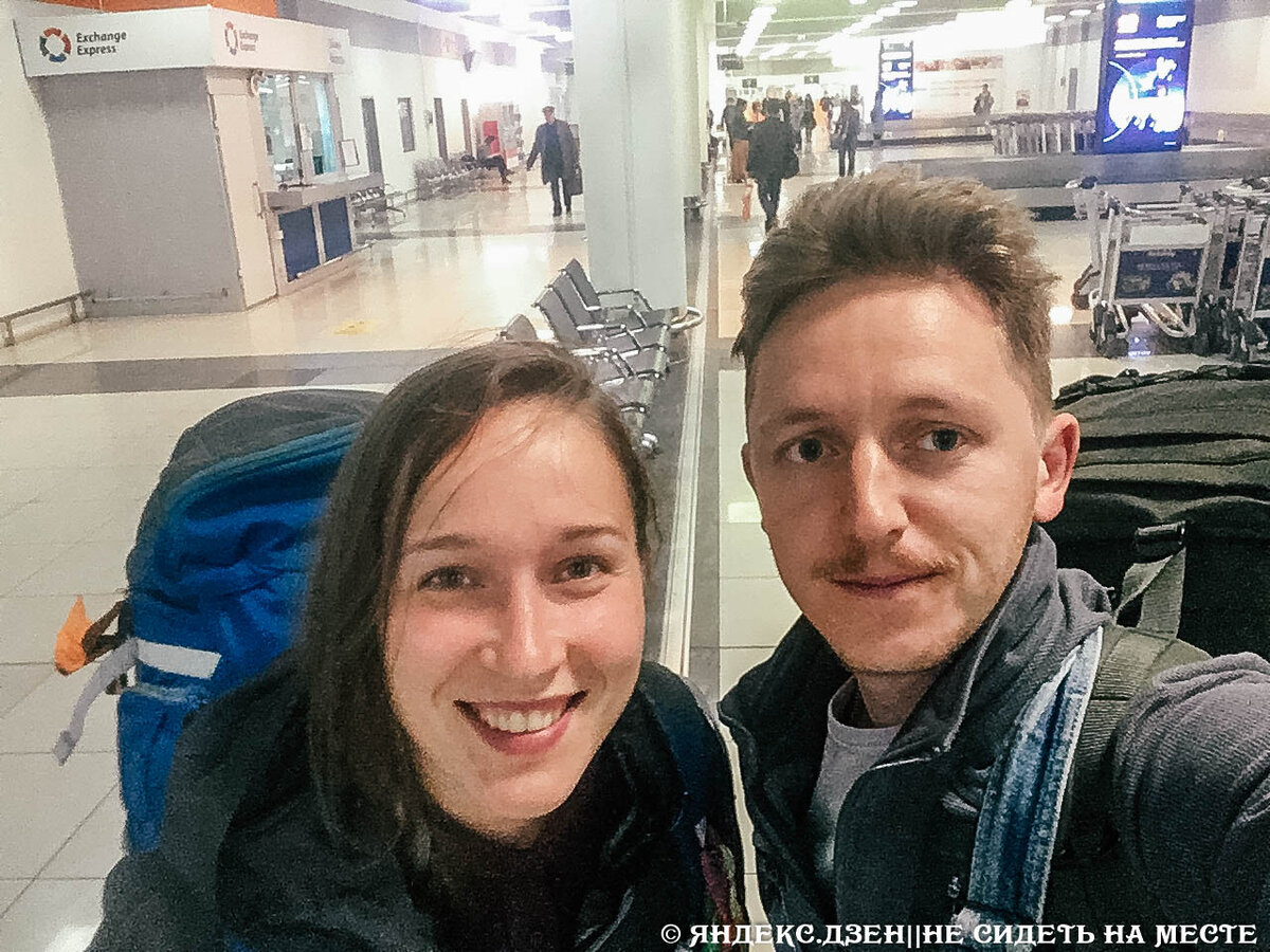 Всем привет, меня зовут Александра. И по какой-то странной причине я обожаю аэропорты