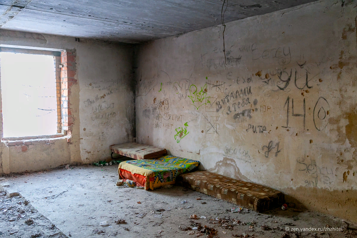 Картинка просто так, для красоты. Окно я тоже выкинул.