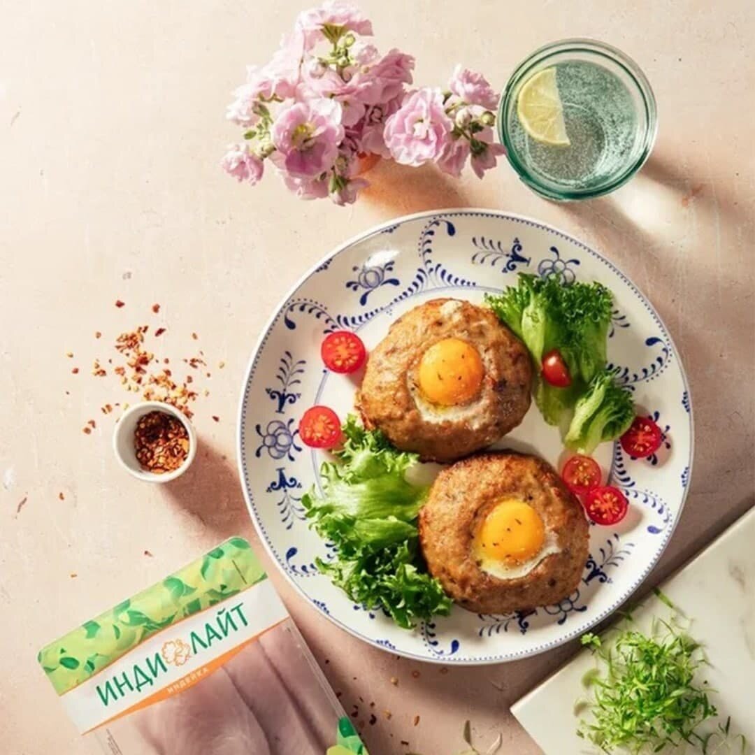 Гнезда из филе грудки с яйцом