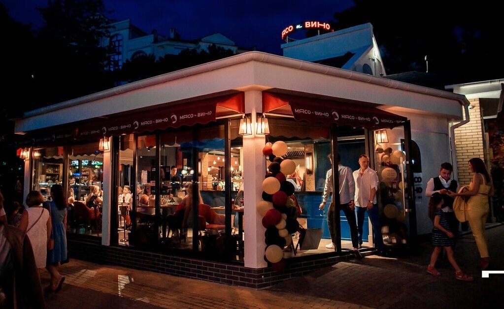 Средний чек ресторана - около 5.000 рублей