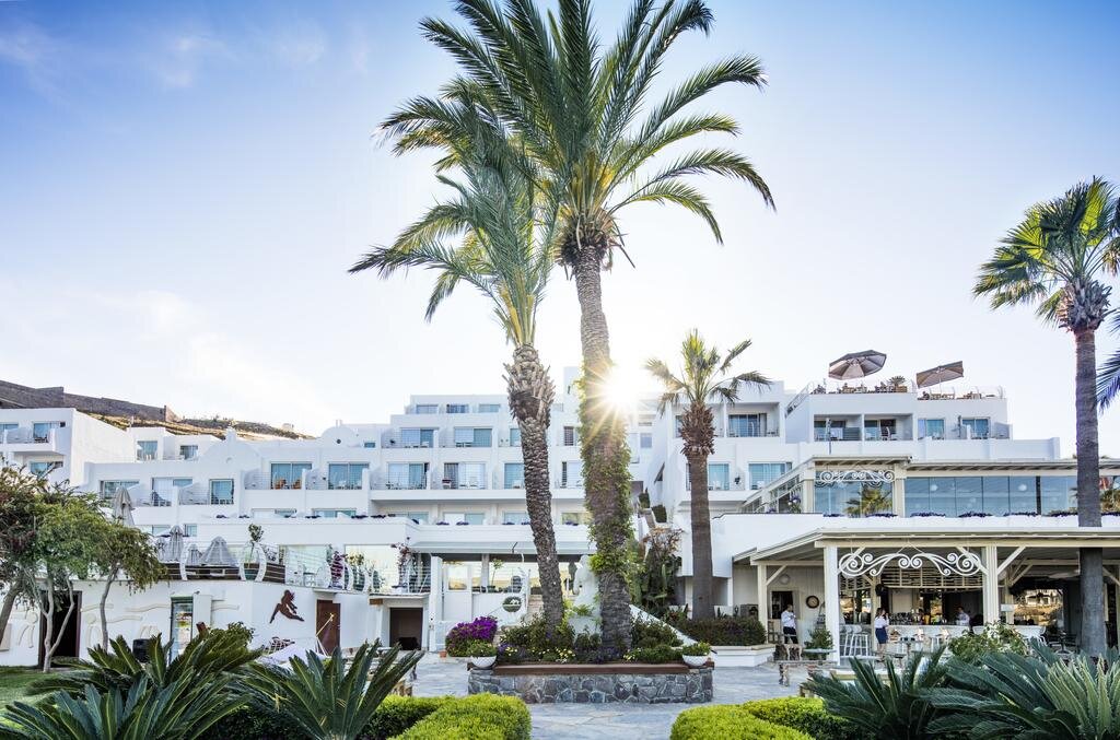 https://cf.bstatic.com/images/hotel/max1024x768/705/70567680.jpg