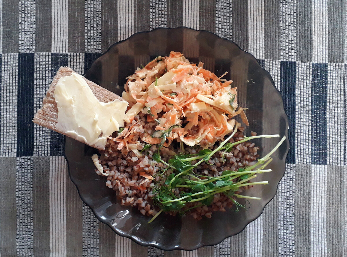 Микрозелень гороха.