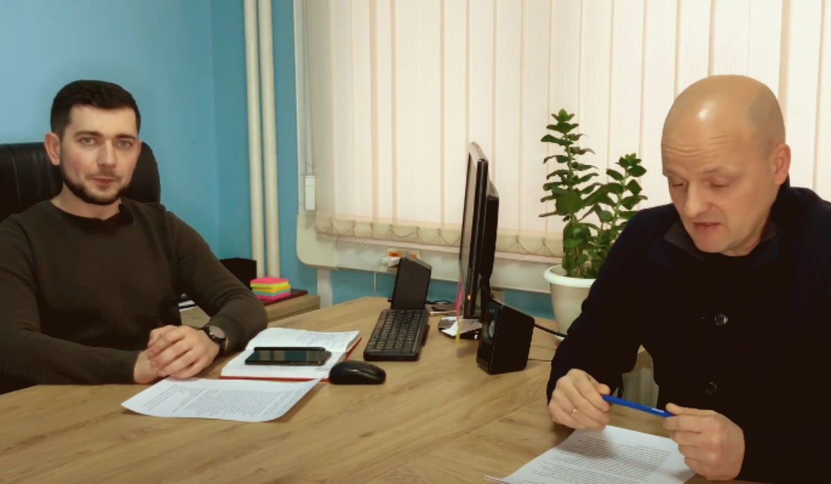 Сергей Иванов берёт интервью у специалиста СКГАЗ Кирилла